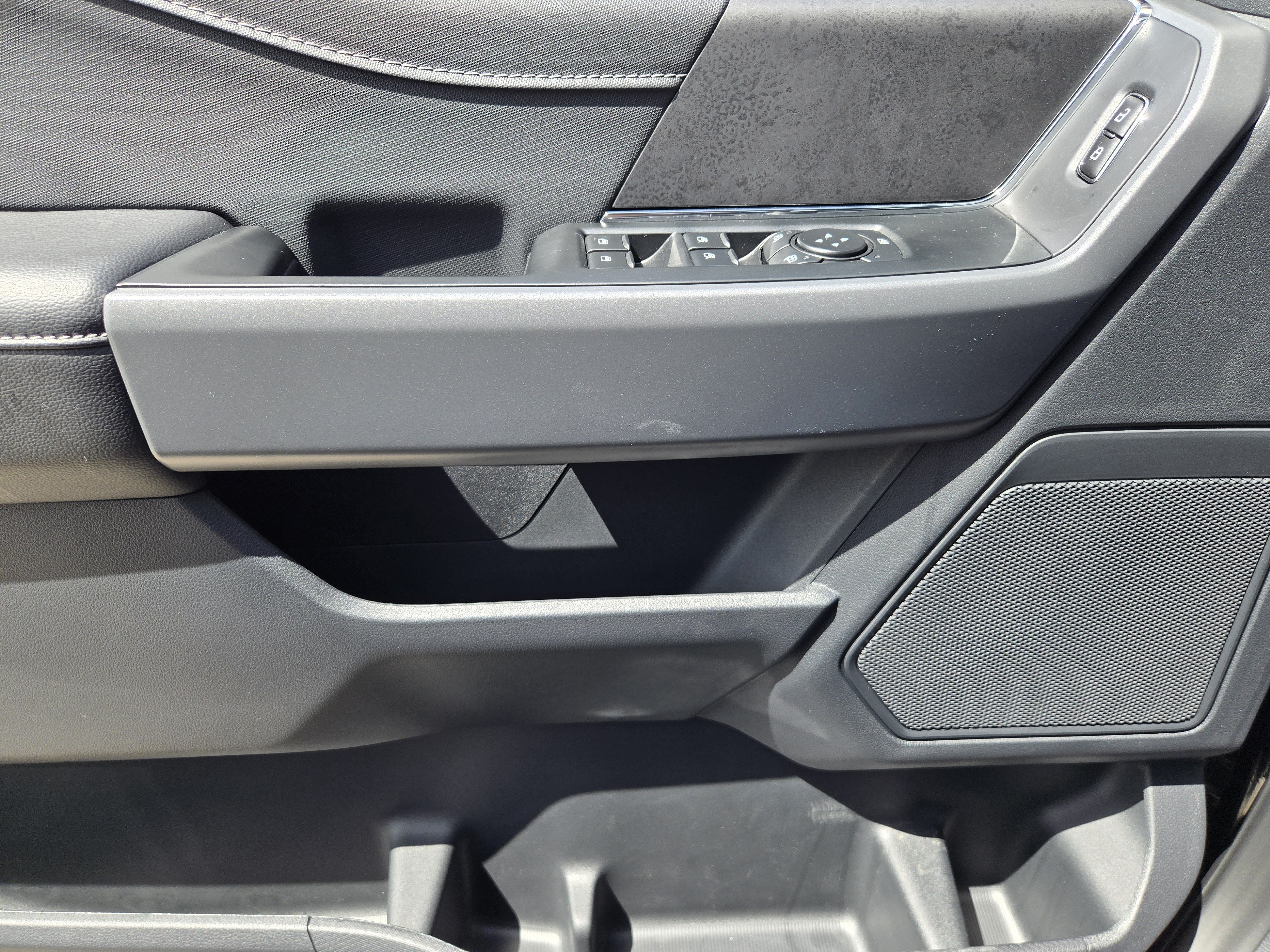 New 2026 Agate Black Metallic Ford XLT image 15