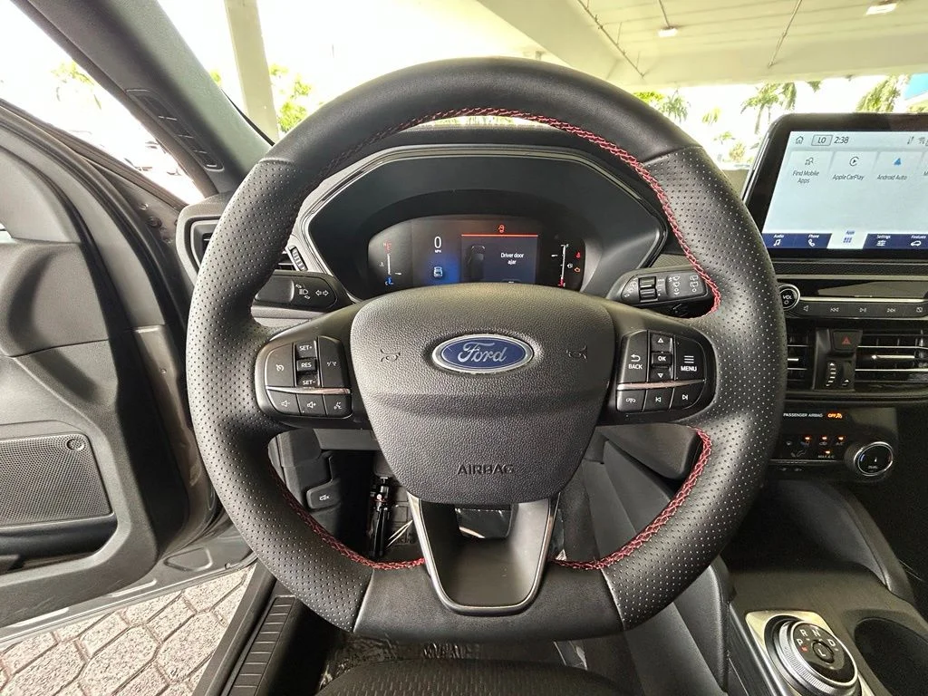 Used 2025 Gray Metallic Ford ST-Line image 15