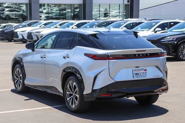 Certified Used 2024 IRIDIUM Lexus 300e Premium image 4