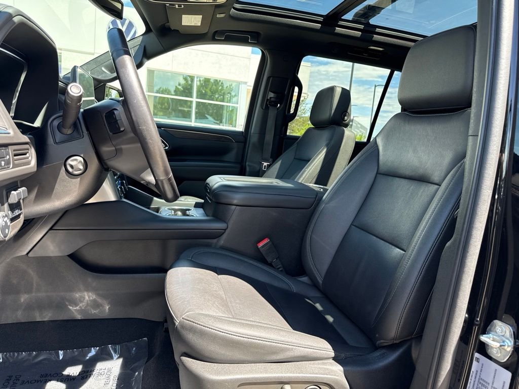 Used 2022 Black Chevrolet Z71 image 9