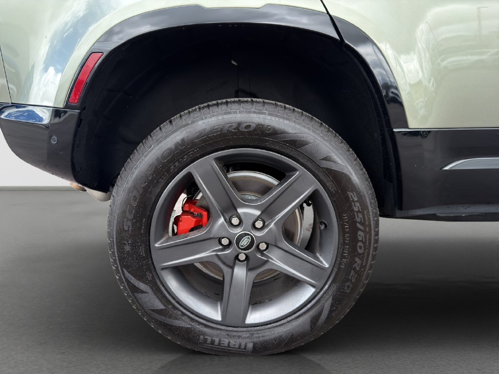 Used 2023  Land Rover X image 24