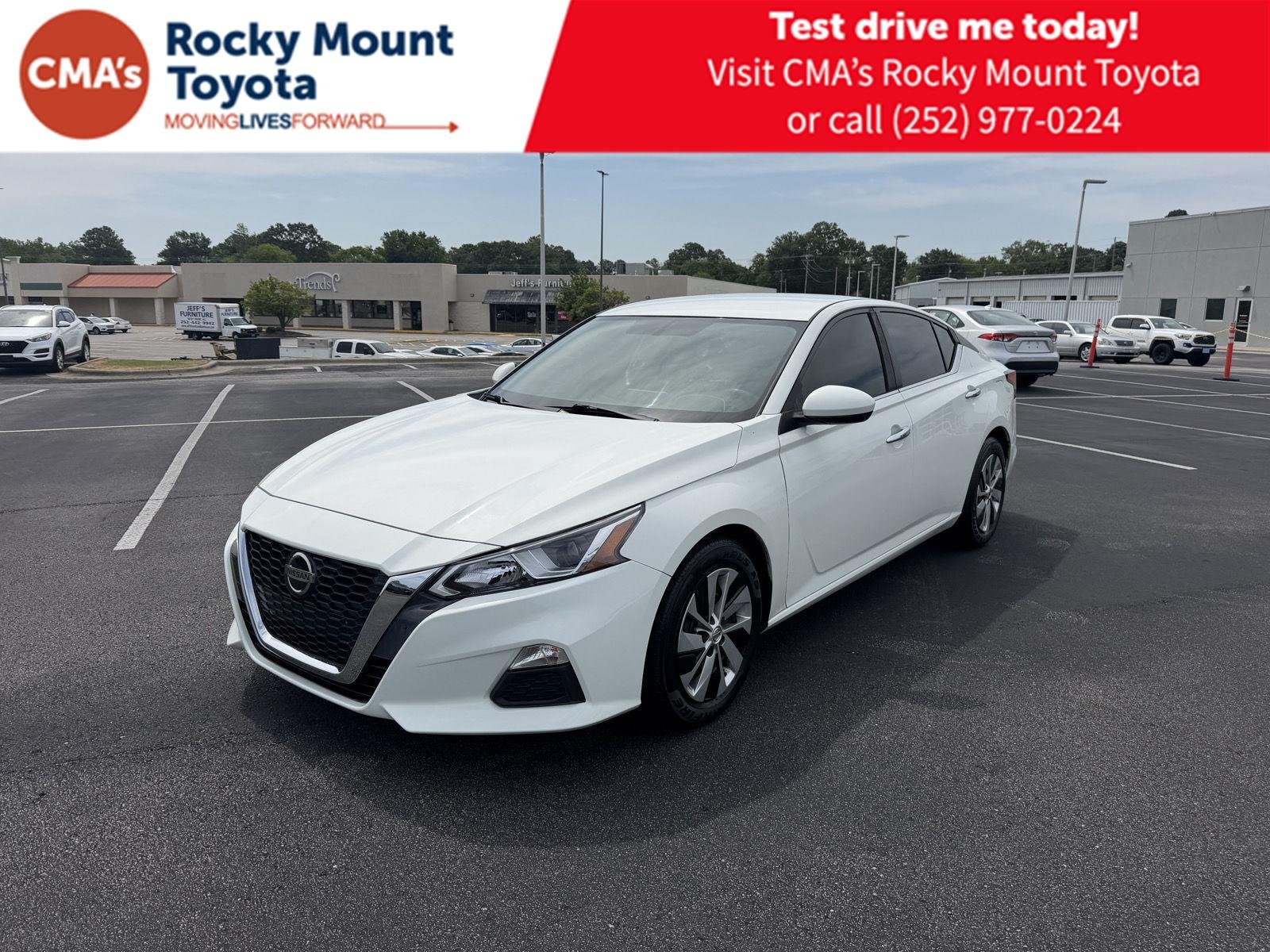 Used 2020 Glacier White Nissan 2.5 S image 1