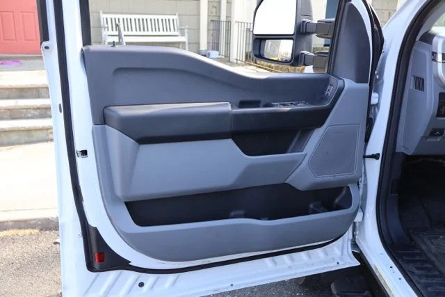 New 2026 Oxford White Ford F-550® XL image 18
