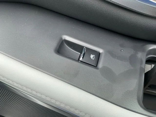 New 2026 Star White Metallic Tri-Coat Ford MAX Platinum® image 35
