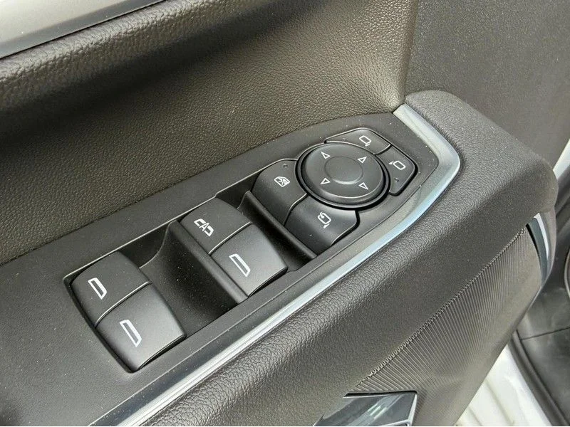 New 2026 Summit White GMC SLE image 12