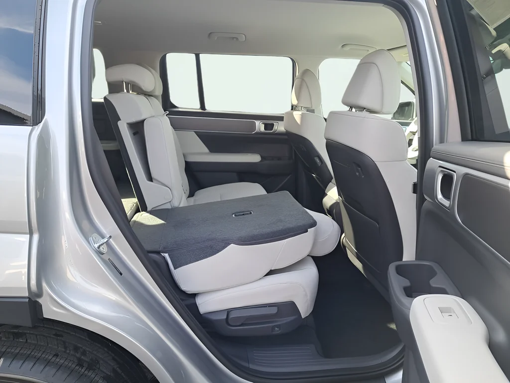 New 2026 Silver Hyundai SE image 14