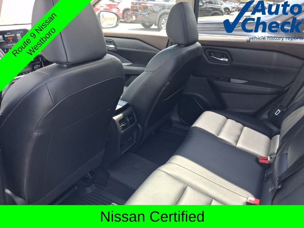 Used 2023 Gray Nissan SL image 15
