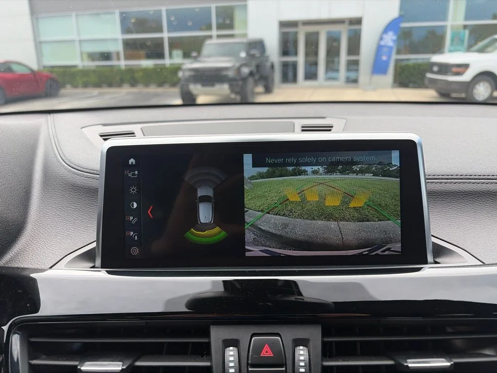 Used 2022 White BMW sDrive28i image 14