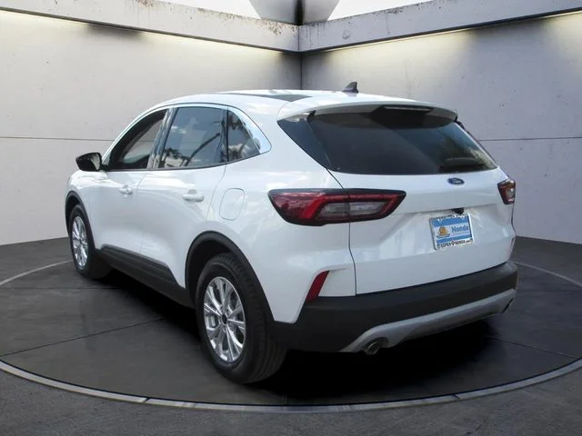 Used 2023 Oxford White Ford Active image 6