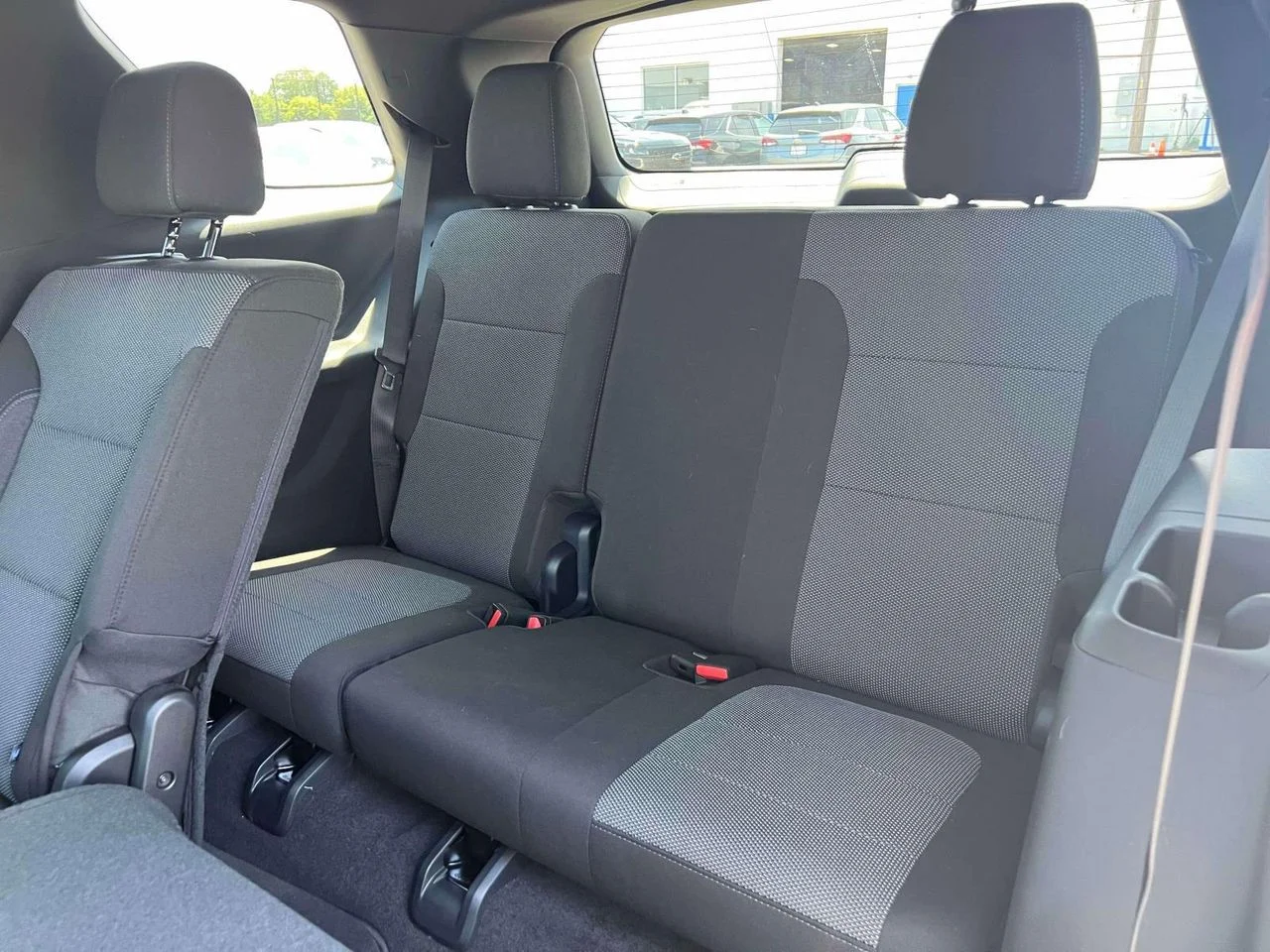 Used 2023 Northsky Blue Metallic Chevrolet AWD LT Cloth image 17