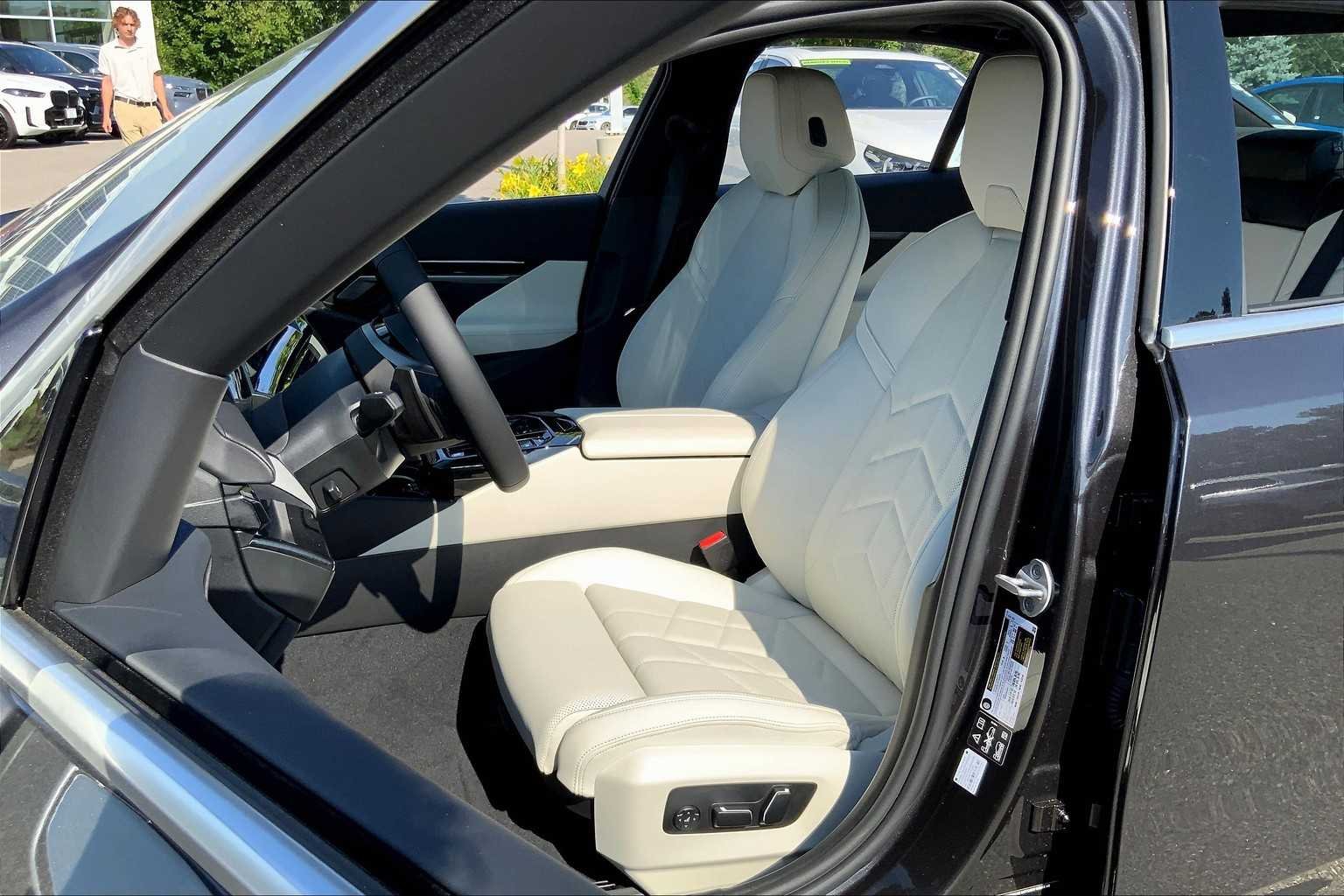 2026 BMW 5 Series 530i - Photo 9