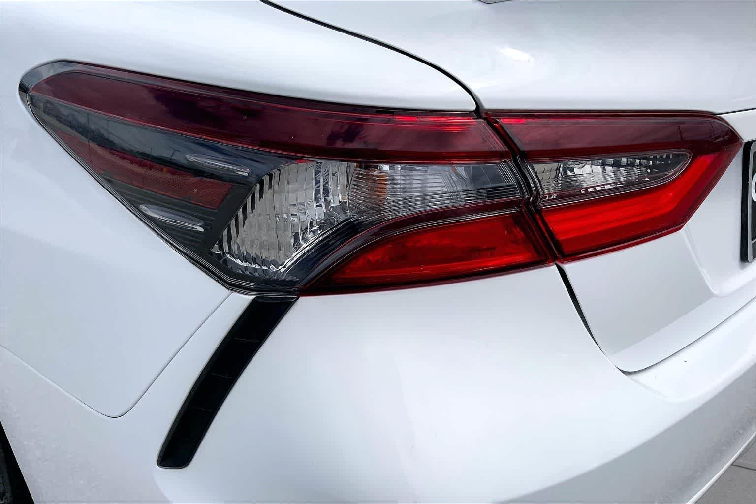 Used 2024 Ice Cap Toyota SE image 28