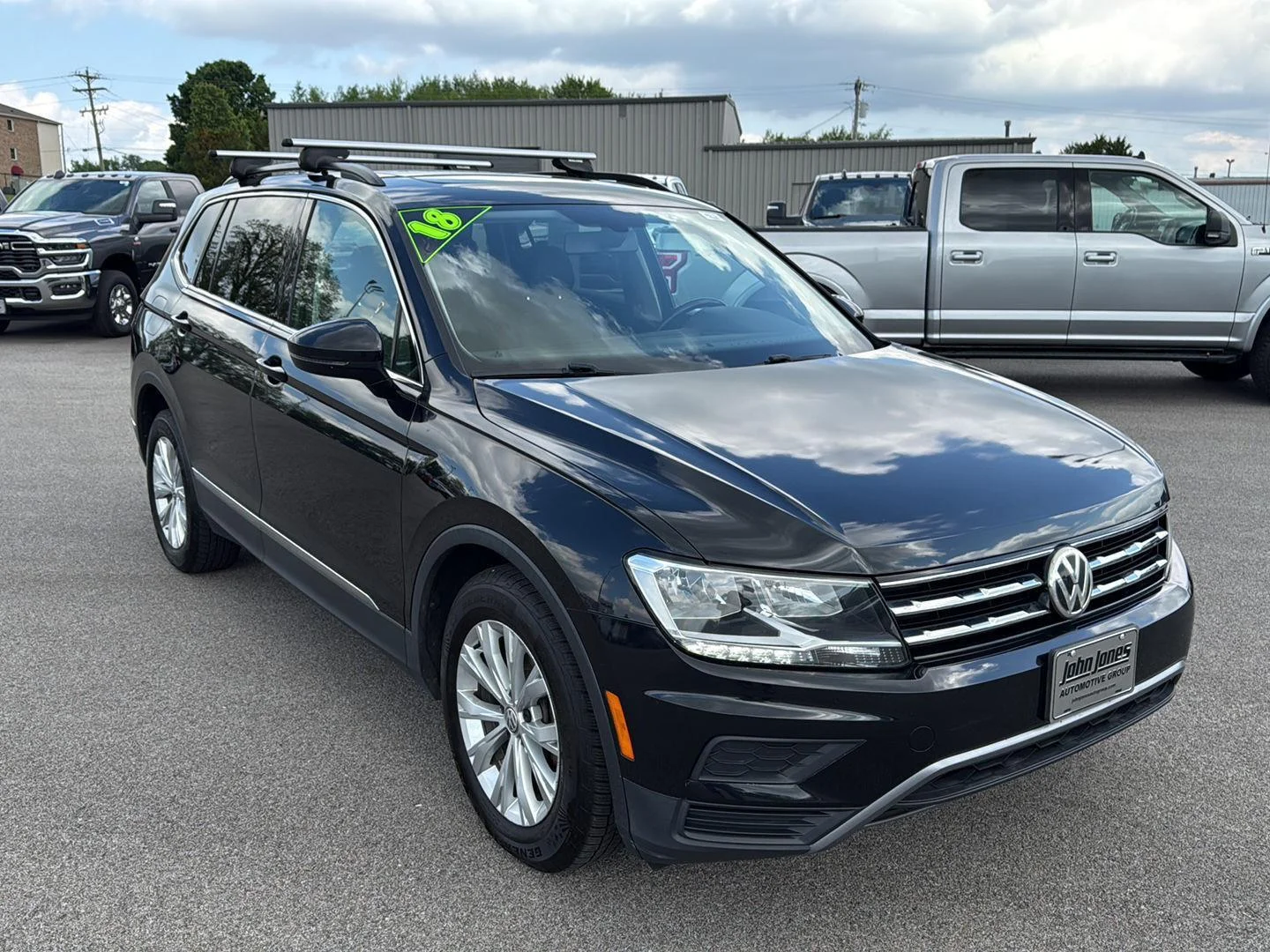 Used 2018 Volkswagen Tiguan SE with VIN 3VV2B7AX7JM075267 for sale in Corydon, IN