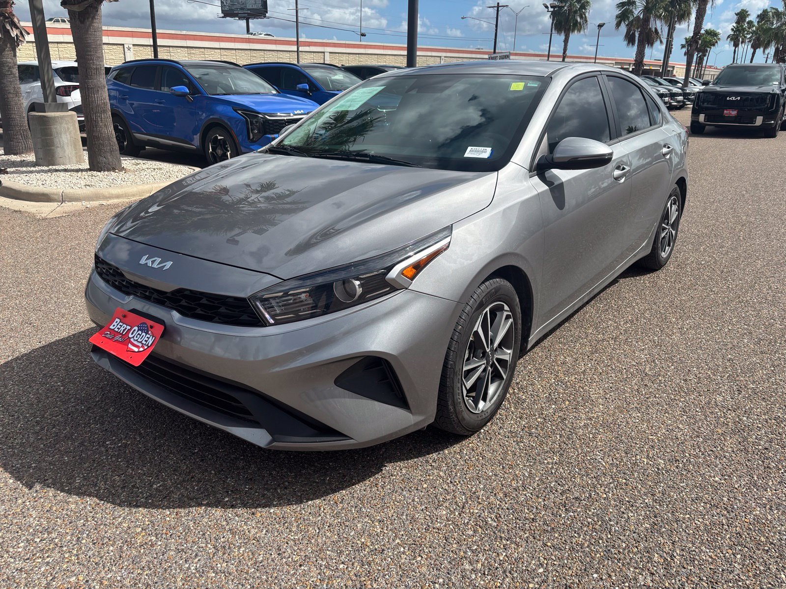Used 2023 Gray Kia LXS image 3
