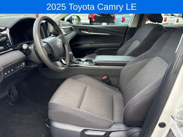 2025 Toyota Camry LE - Photo 9