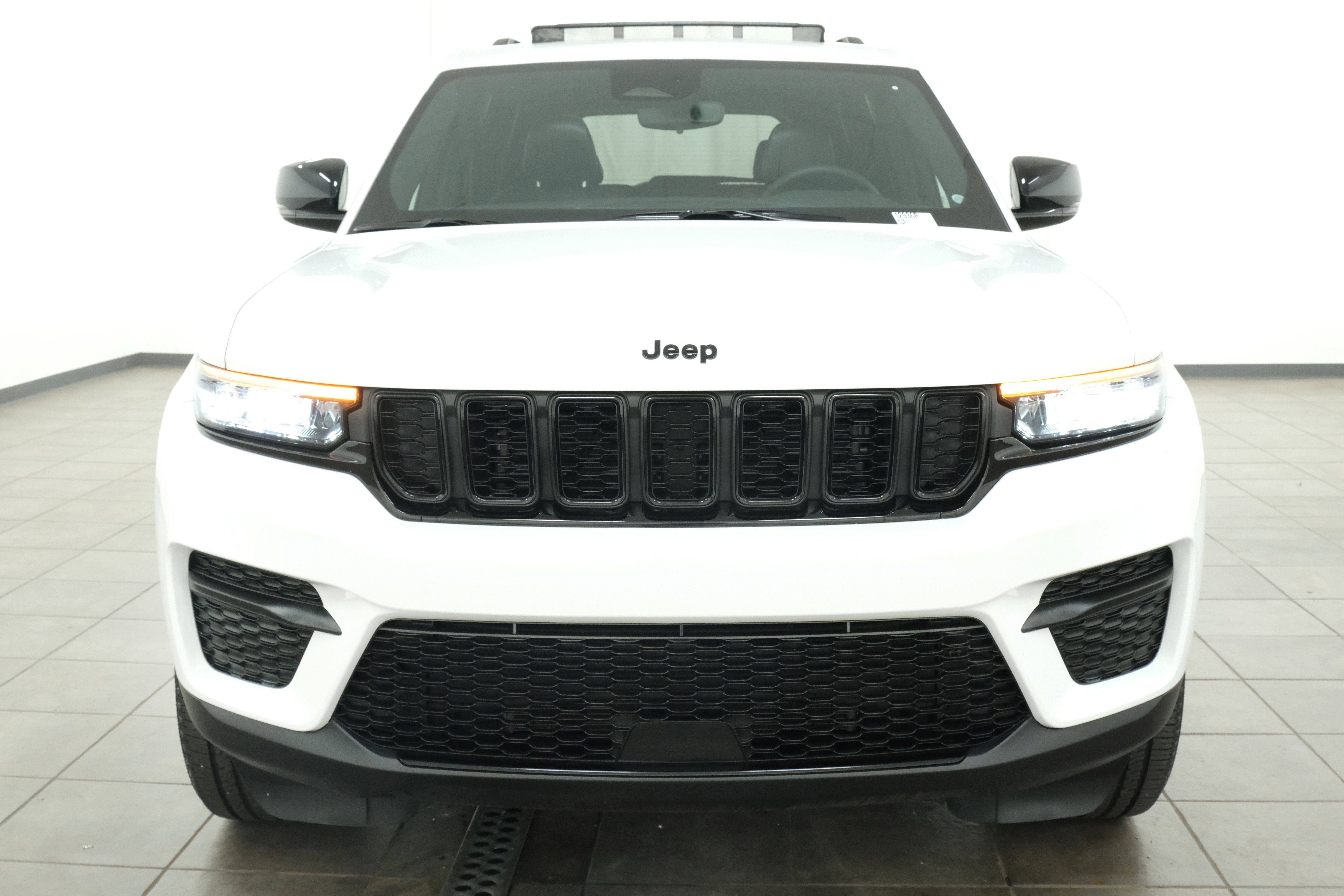 Used 2023 Bright White Clearcoat Jeep Altitude X image 8