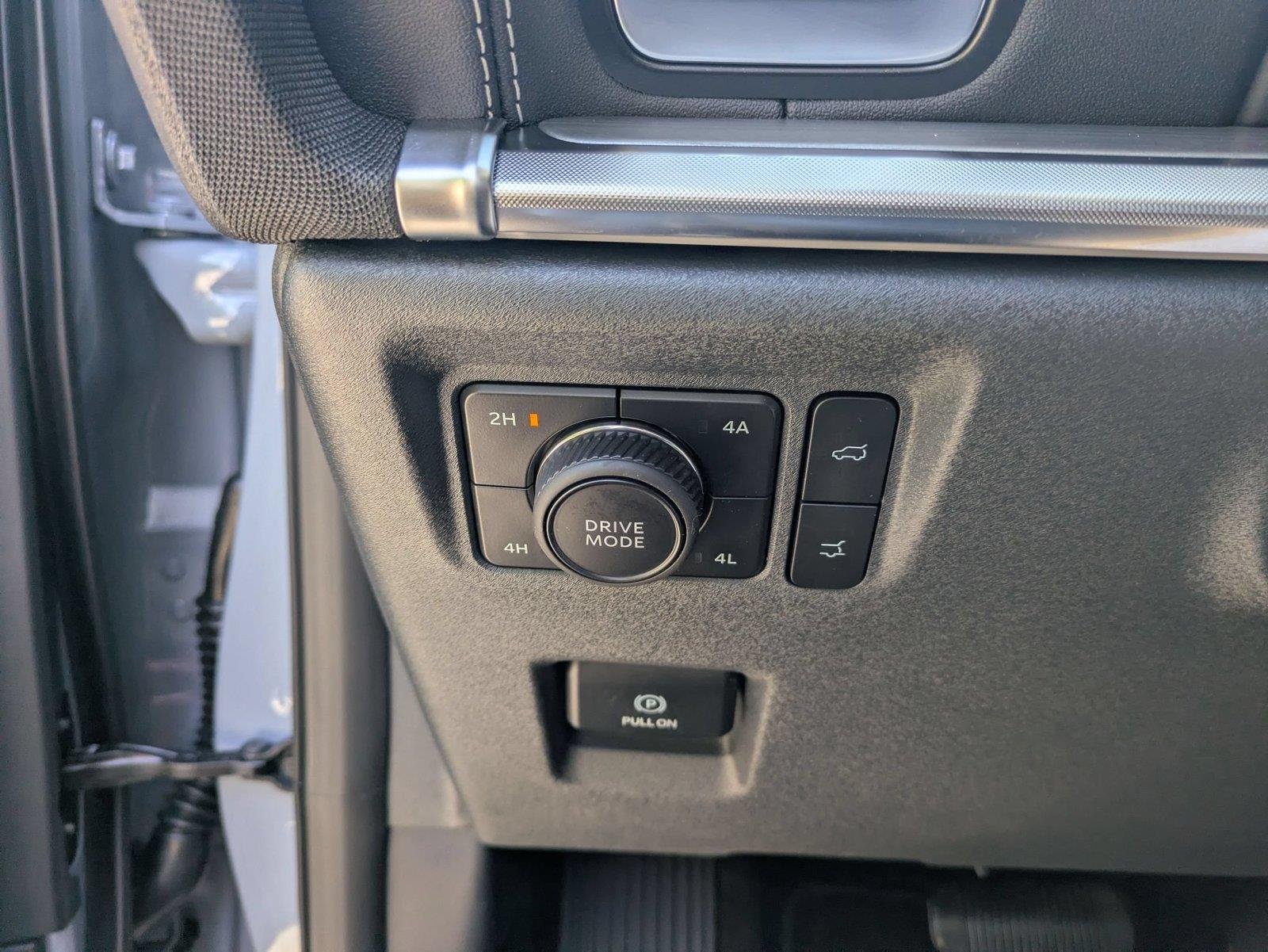 New 2027 Glacier Gray Metallic Tri-Coat Ford MAX Platinum image 16