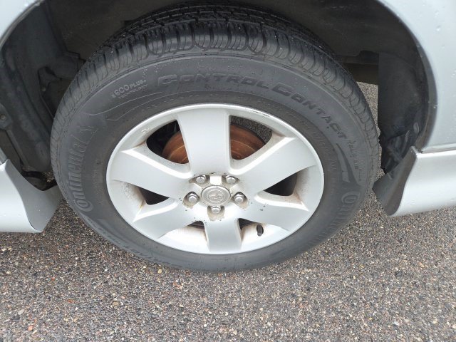 Used 2006 Silver Toyota CE image 24