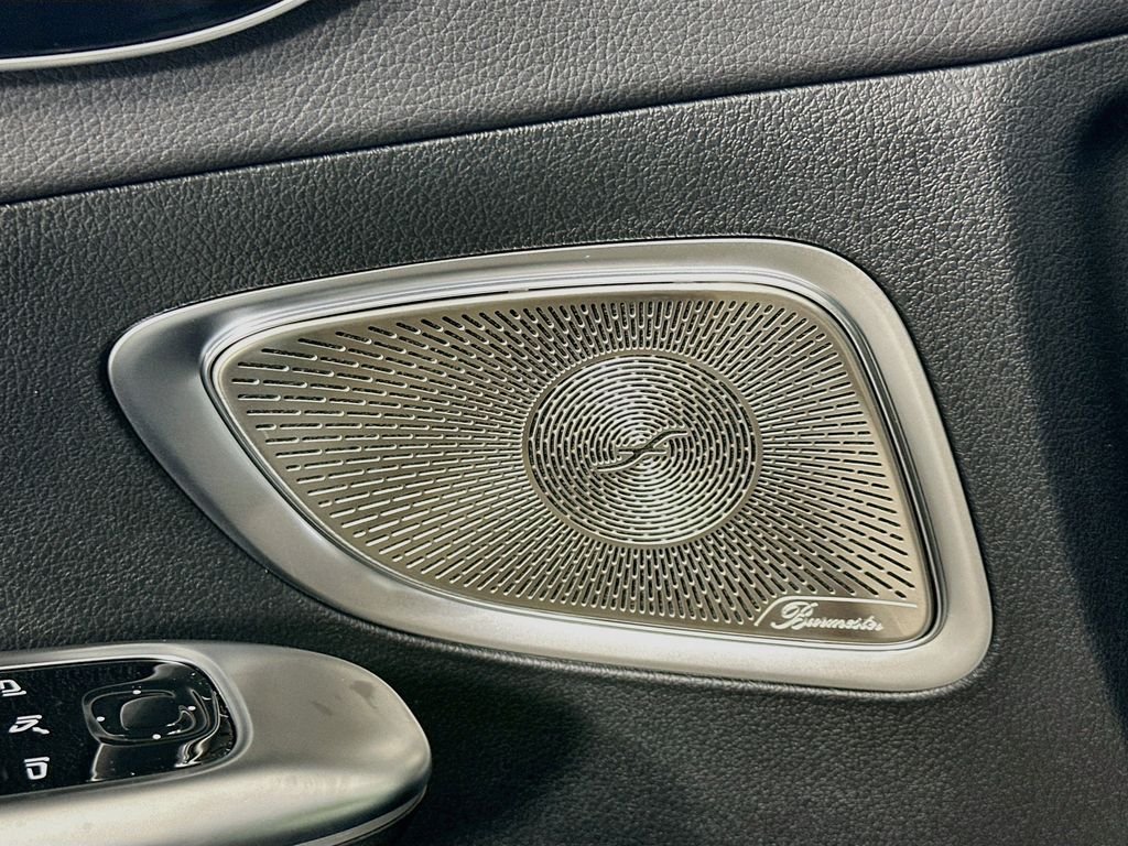 New 2026 MANUFAKTUR Alpine Grey Mercedes-Benz C 300 image 18