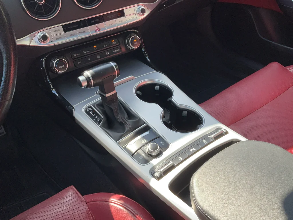 Used 2020 White Kia GT1 image 22