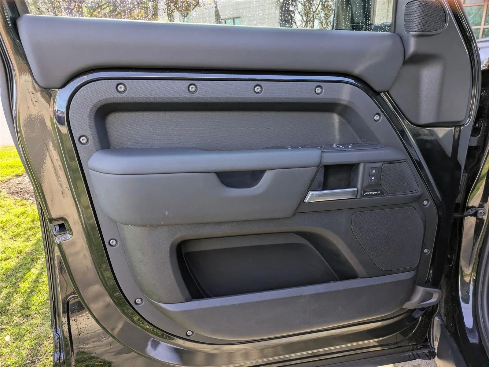 Certified Used 2025 Santorini Black Metallic Land Rover S image 11