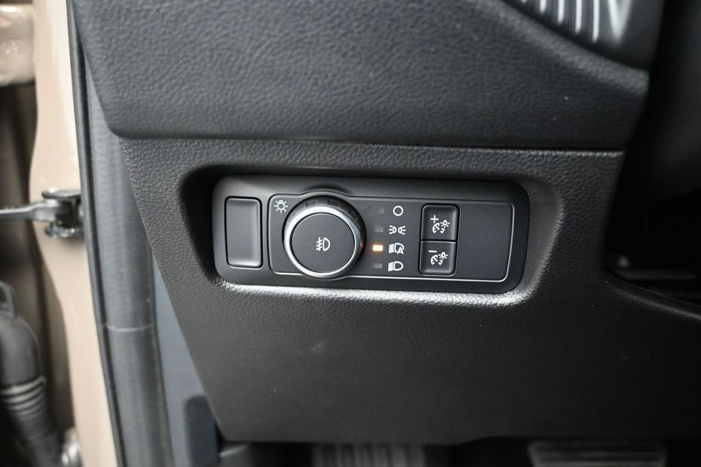New 2026 Marsh Gray Ford XLT image 12