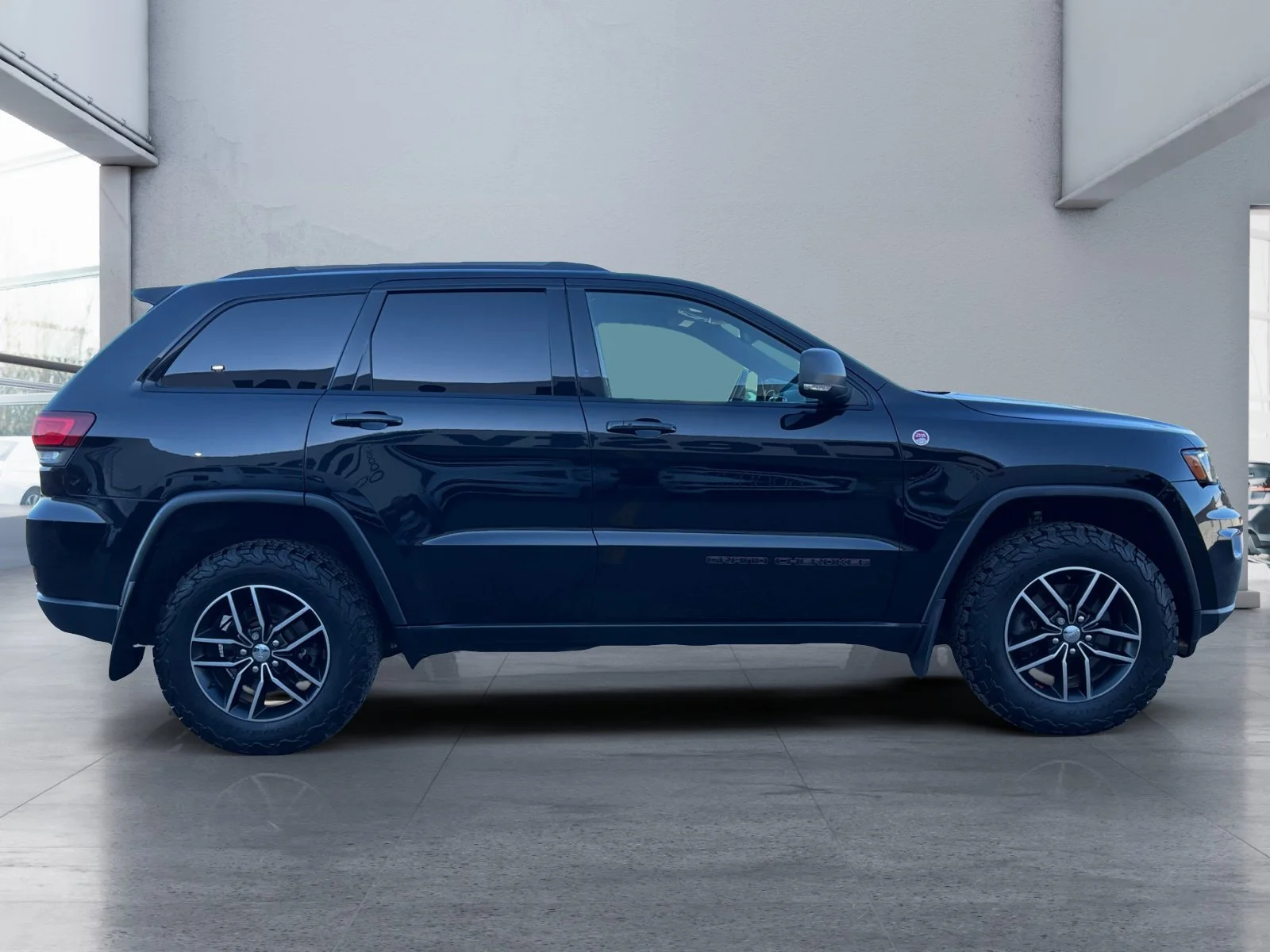 Used 2017 Black Jeep Trailhawk image 6