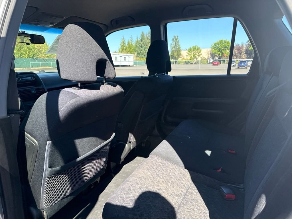 Used 2006 Alabaster Silver Metallic Honda LX image 16