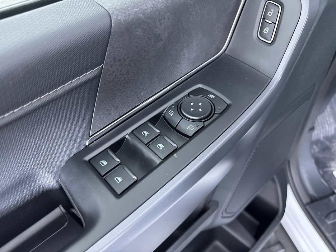 New 2026 Oxford White Ford XLT image 14