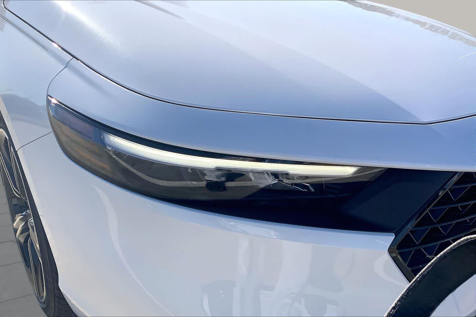 New 2026 Platinum White Pearl Honda SE image 13