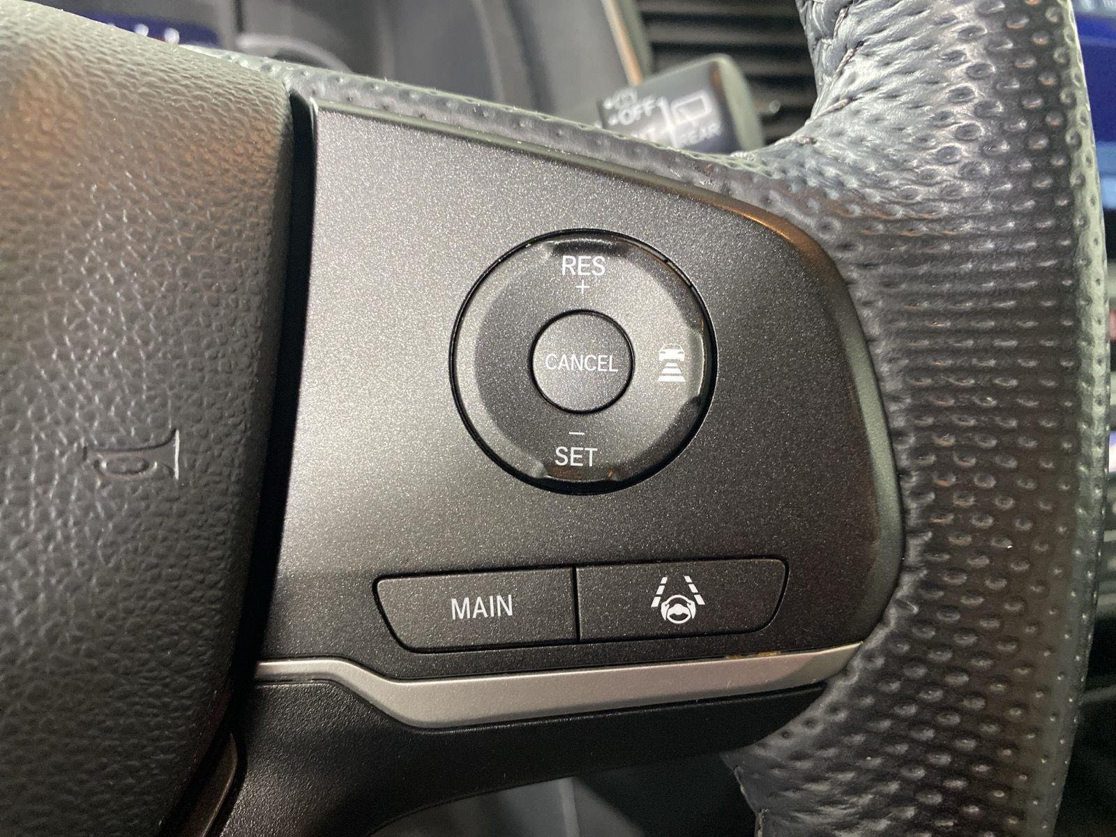 Used 2023 Lunar Silver Metallic Honda EX-L image 17