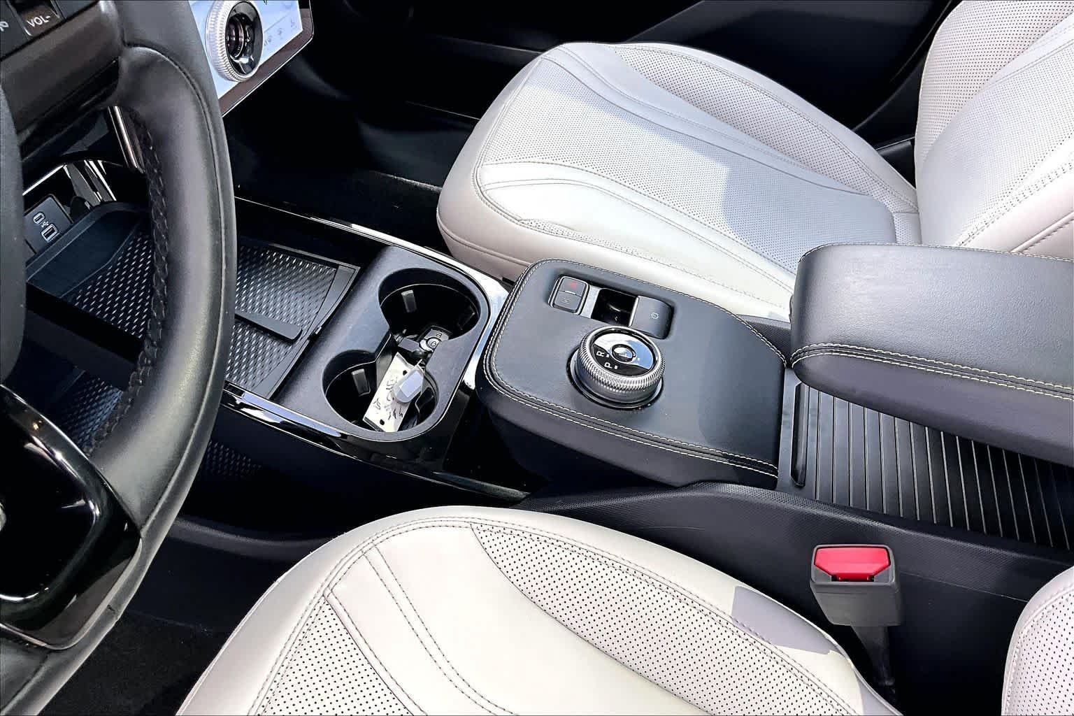 Used 2023 Star White Ford Premium image 16