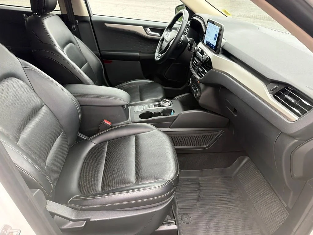 Used 2020 White Ford SEL image 40