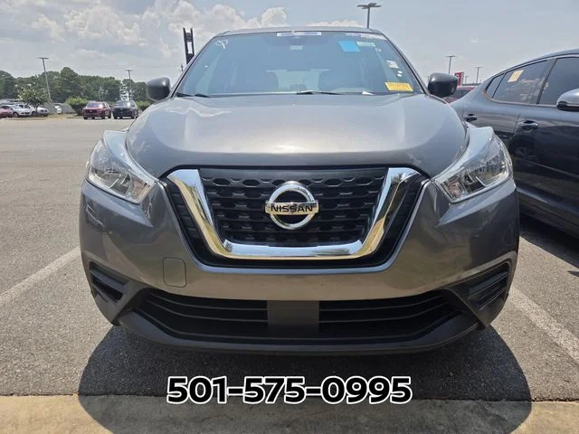 Used 2020 Gray Nissan S image 6