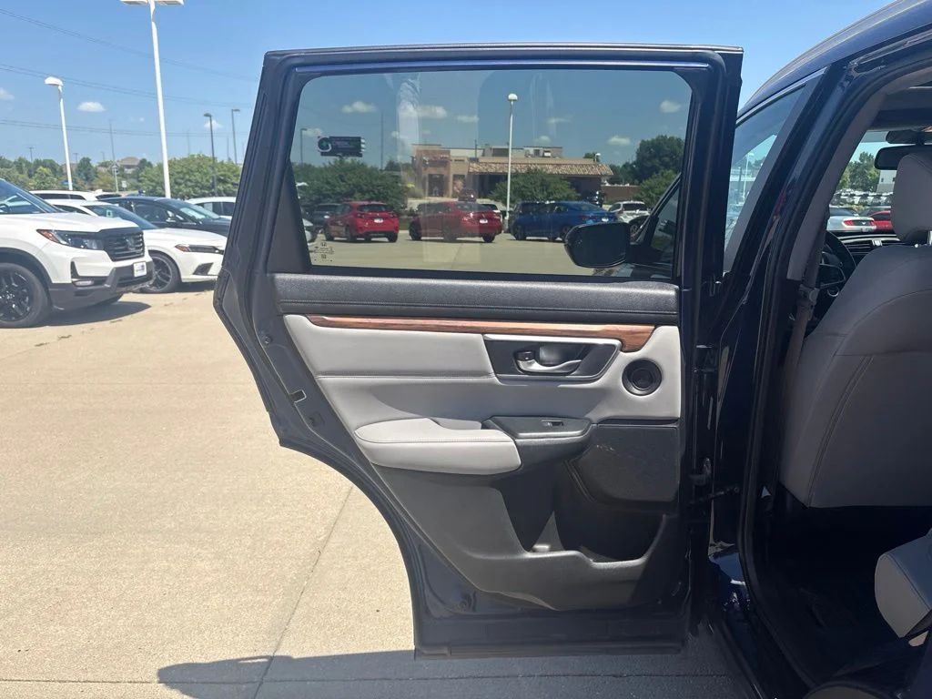 Used 2017 Blue Honda Touring FWD image 37