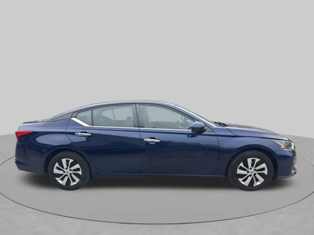 Used 2023 Blue Nissan 2.5 S image 11