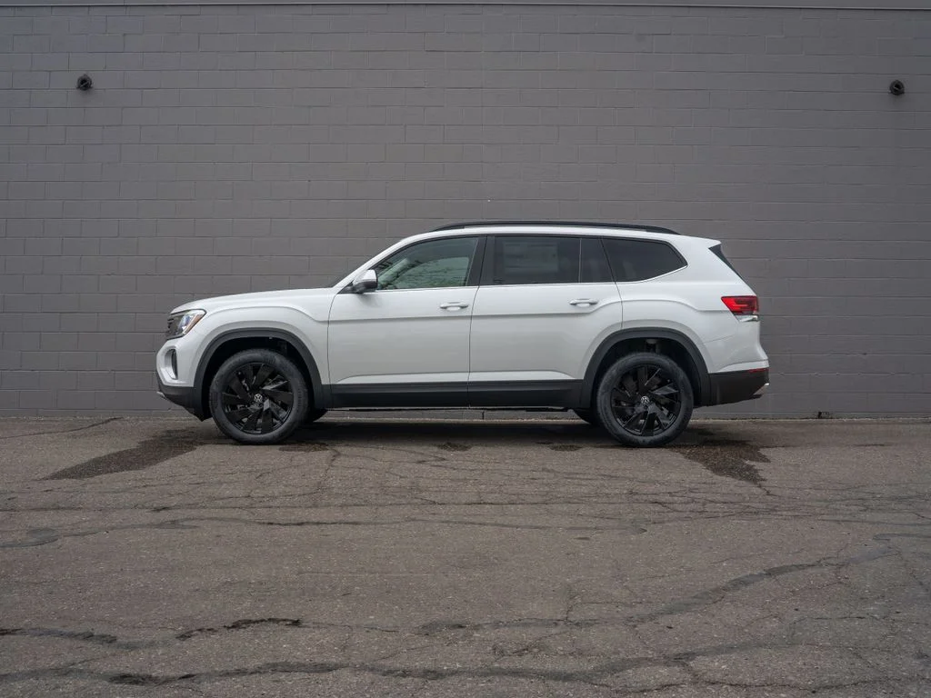 New 2026 White Volkswagen 2.0T SE w/Technology image 3