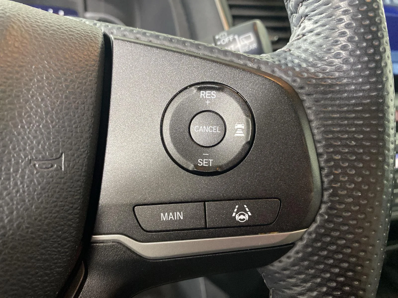 Used 2023 Lunar Silver Metallic Honda EX-L image 17