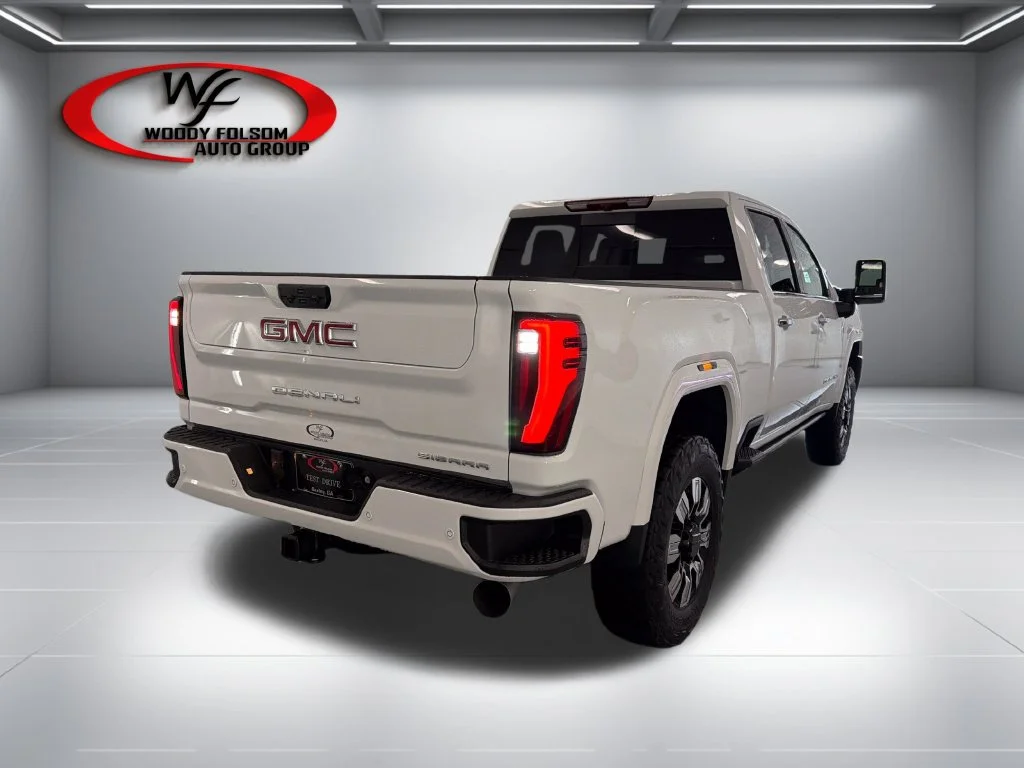 Used 2025 White GMC Denali image 6