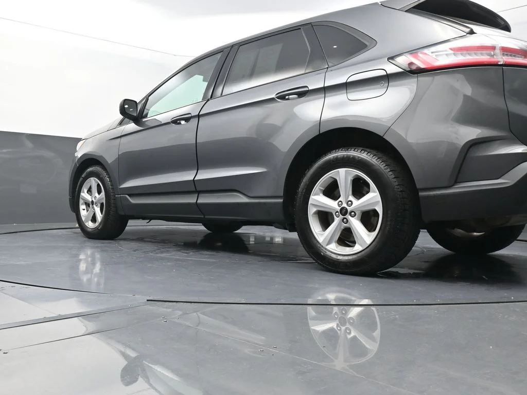 Used 2023 Gray Ford SE image 27