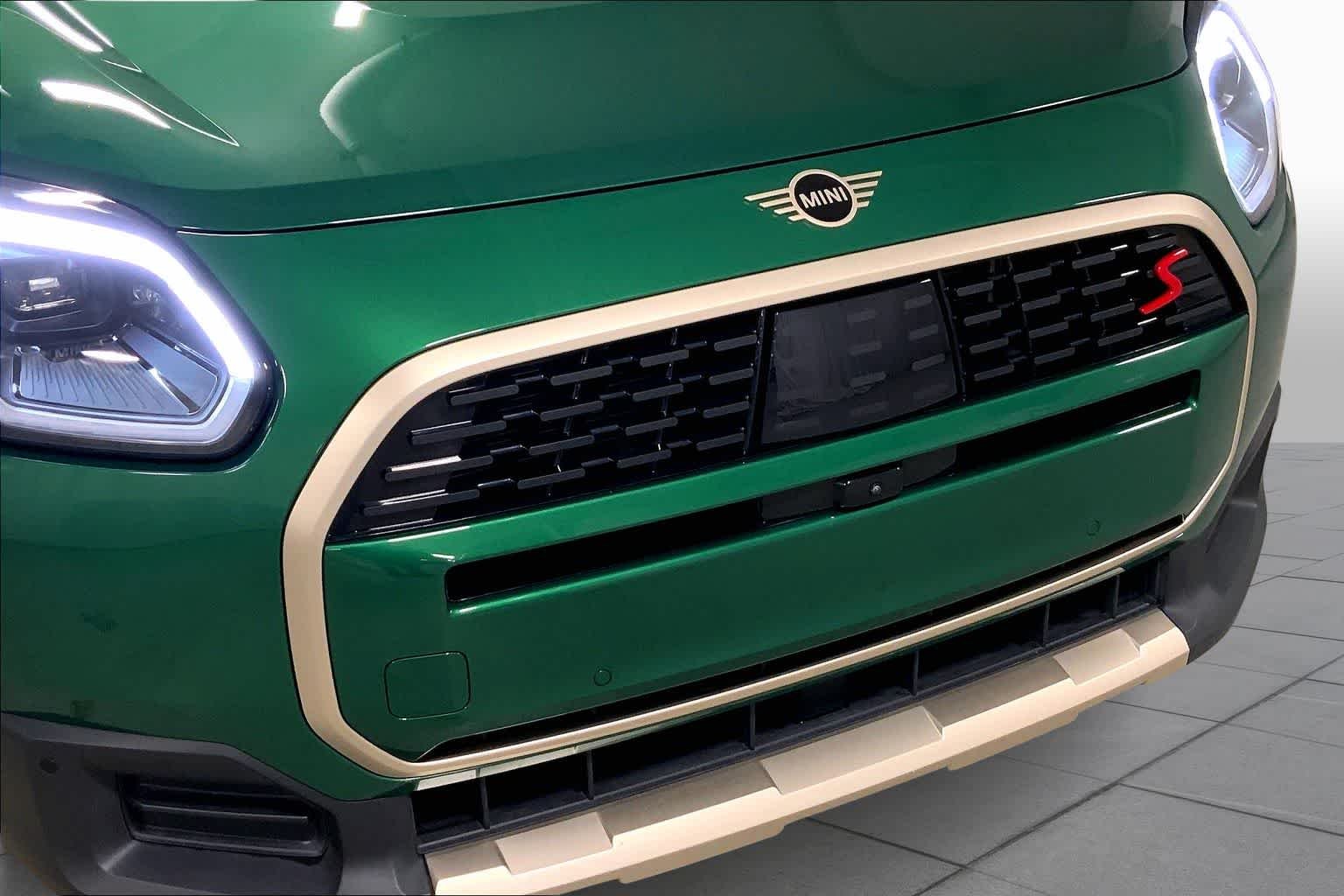 Certified Used 2025 British Racing Green IV Metallic MINI S image 32