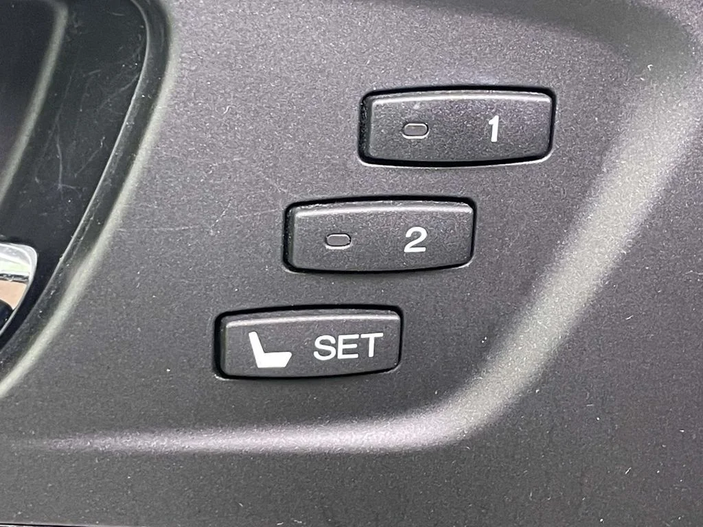 Used 2016 White Acura Base image 29