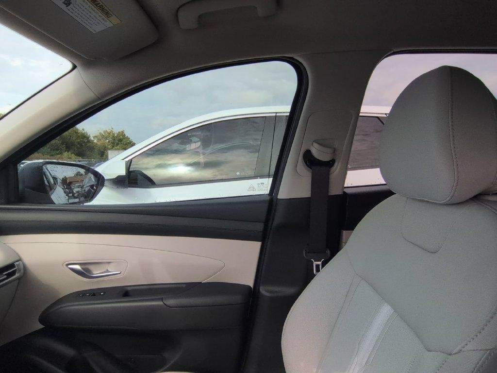 New 2026 White Hyundai SEL Plus FWD image 28