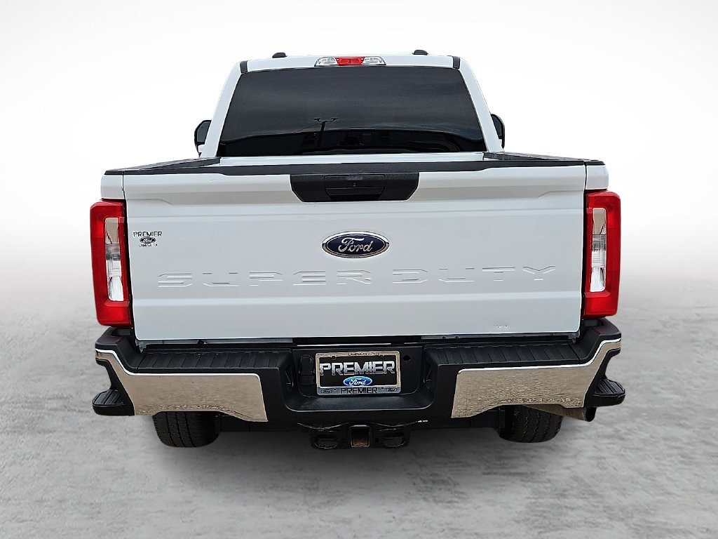 Used 2025 Oxford White Ford XLT image 9