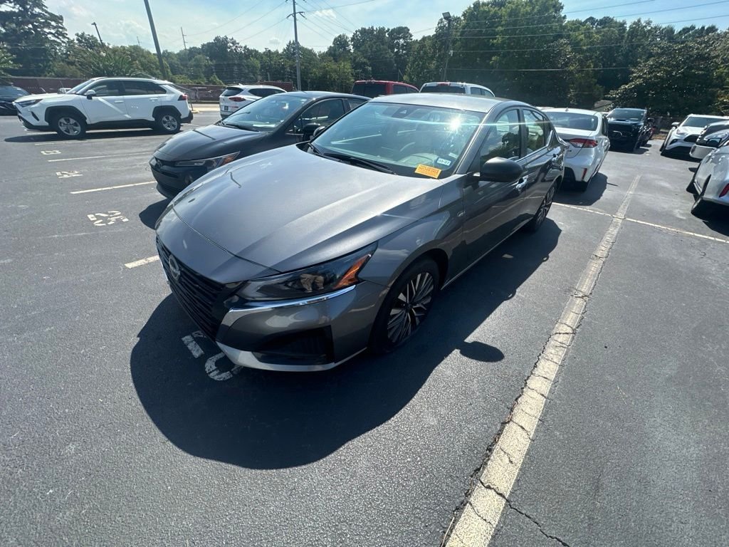 Used 2025 Gray Nissan 2.5 SV image 3