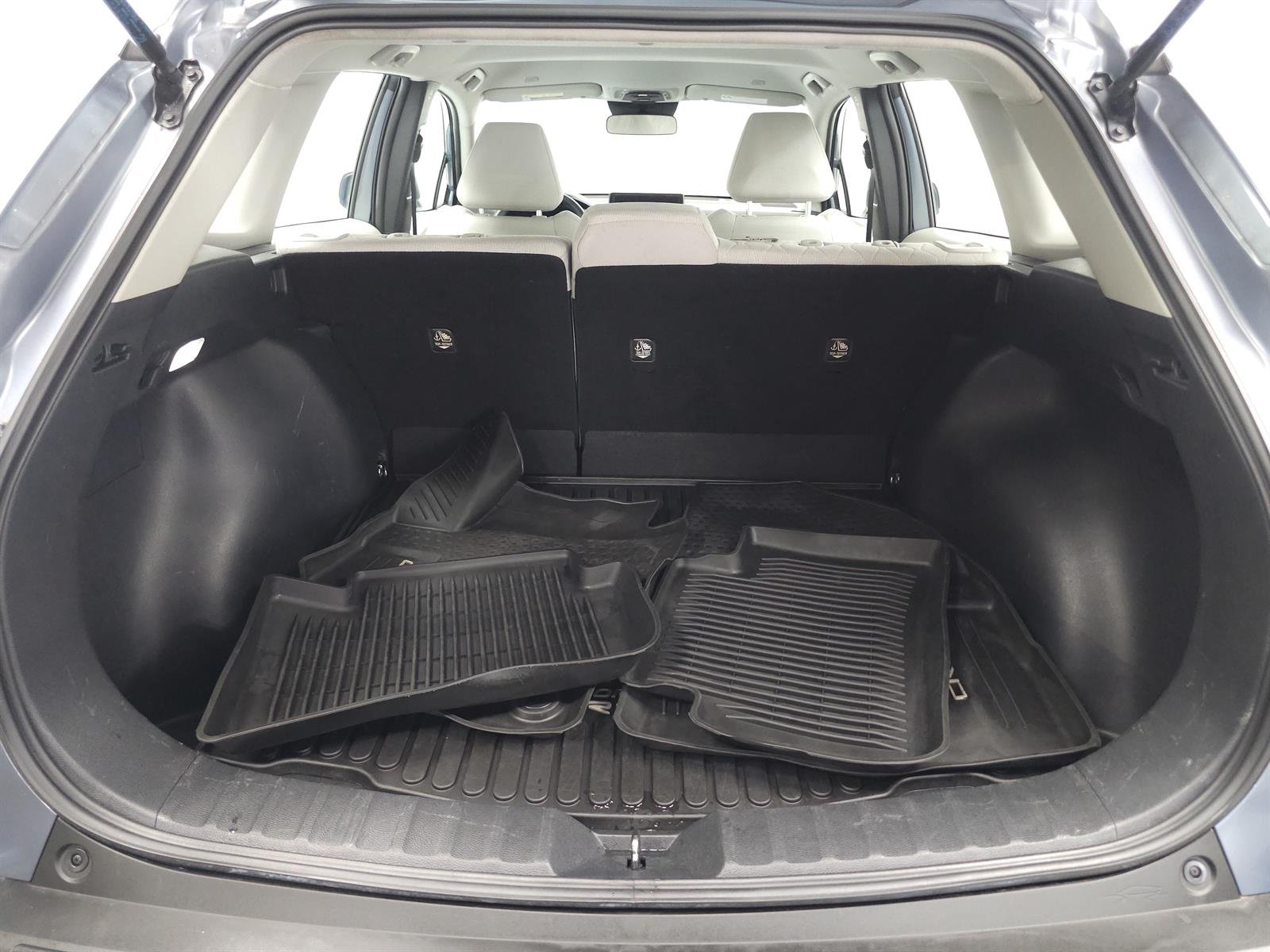 Certified Used 2023  Toyota L image 10