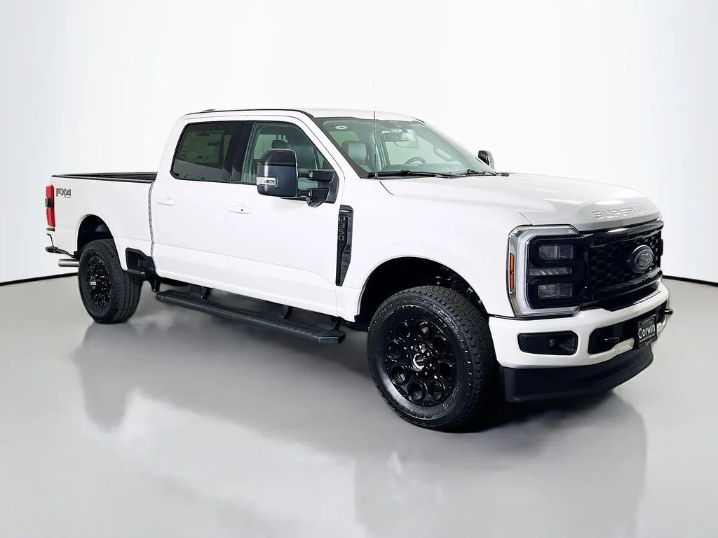 New 2026 Star White Metallic Tri-Coat Ford Lariat image 1