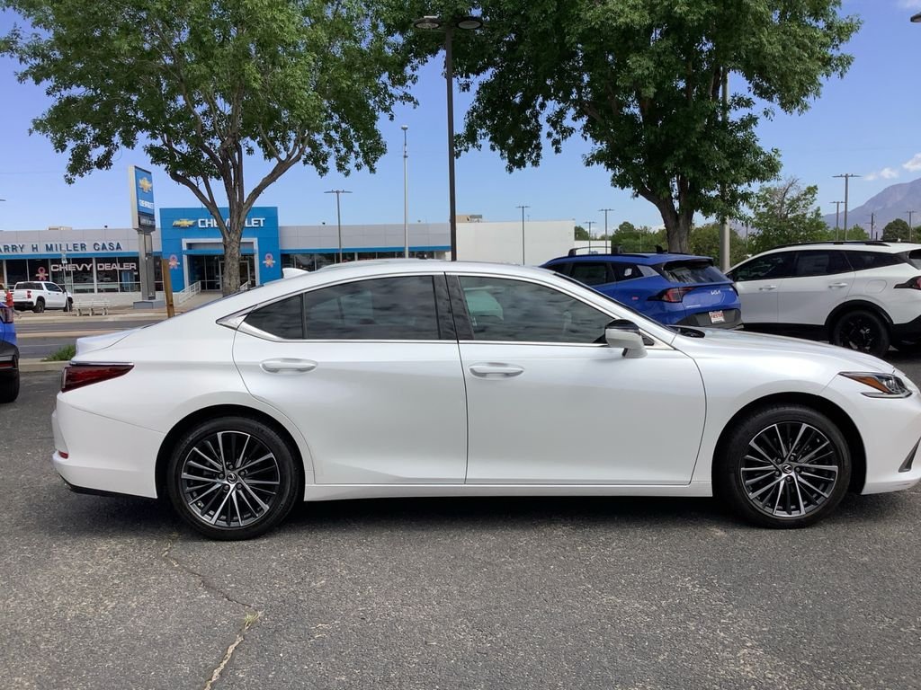 Used 2023 White Lexus 350 image 24