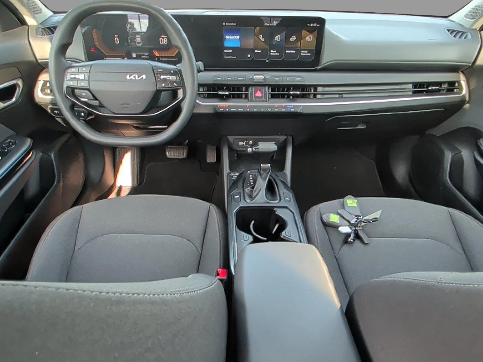 Used 2025 Steel Gray Kia LXS image 28