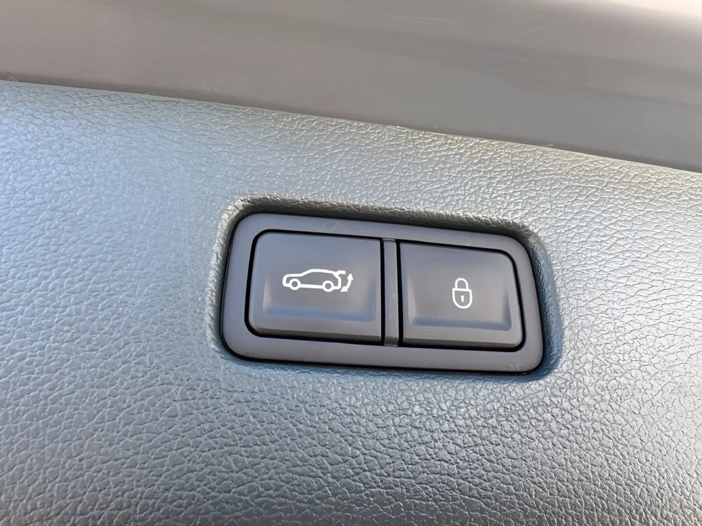 Used 2025 Green Genesis 2.5T Prestige image 32